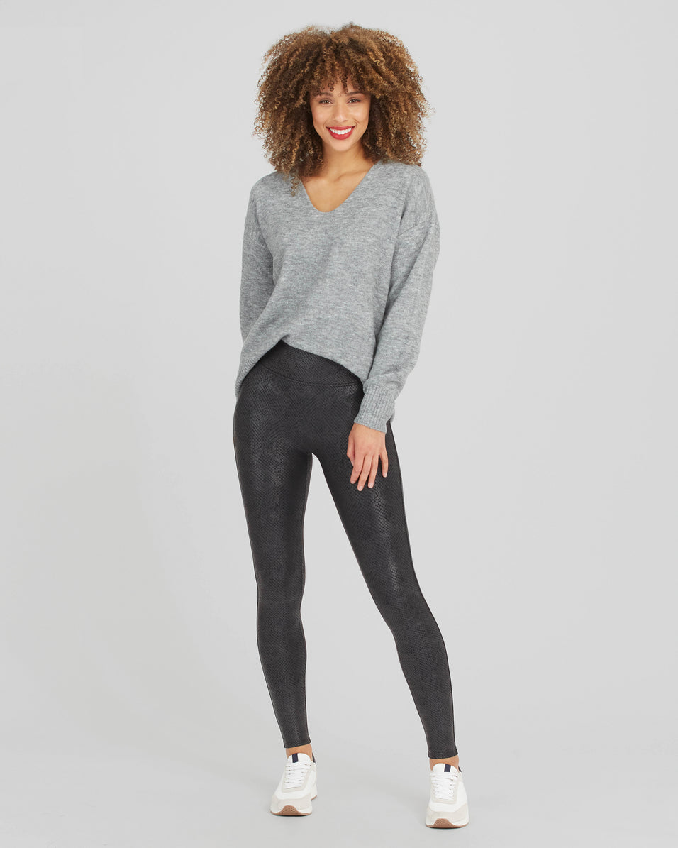 SPANX Faux Leather Snake Shine Leggings, Grey Snake, XS - Regular 27 :  : Clothing, Shoes & Accessories